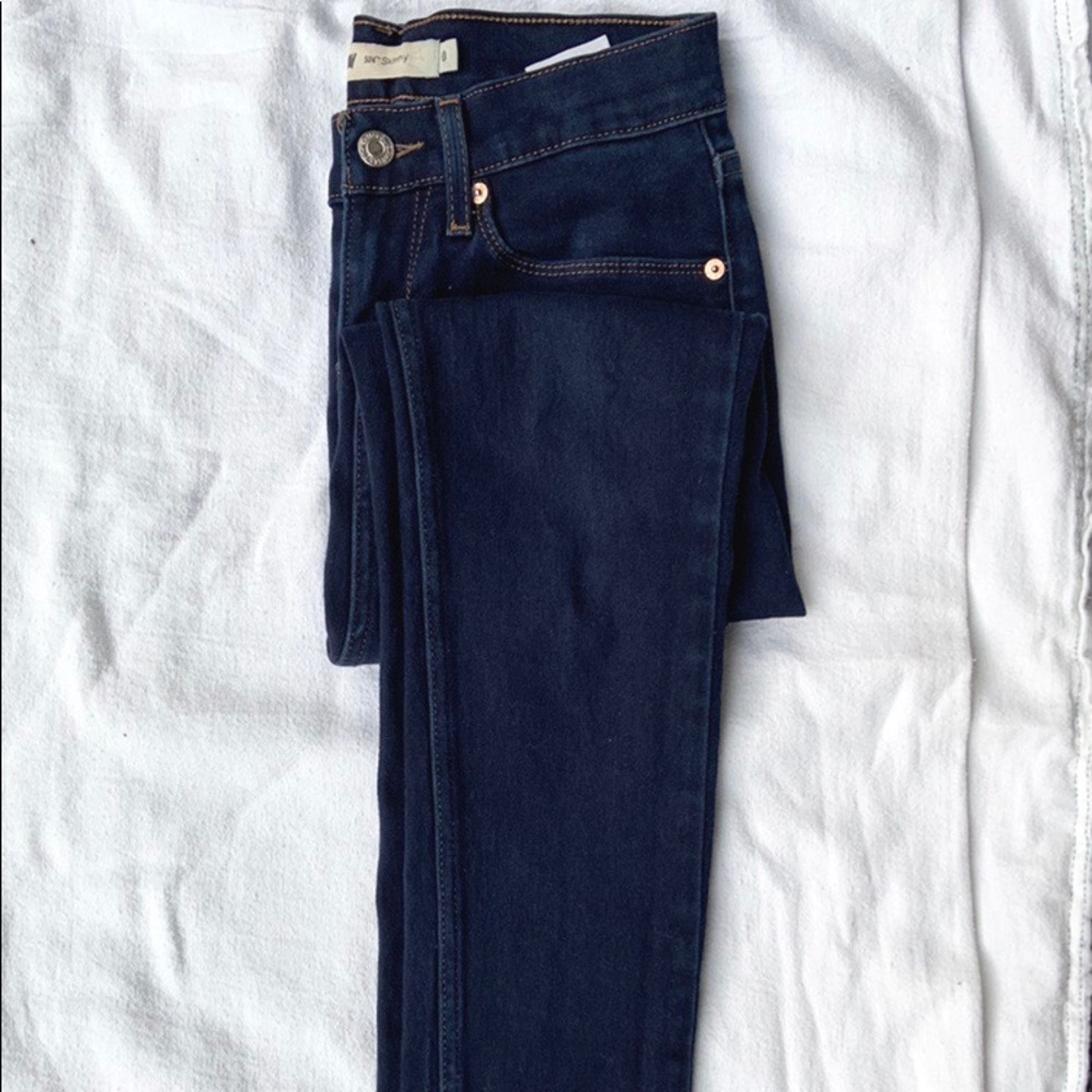 💙Size 0 Levi Jeans💙